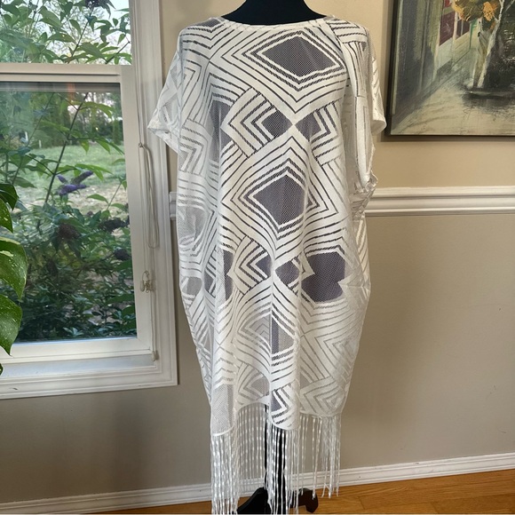 Other - White‎ Geometric Patterned Fringe Cover-Up